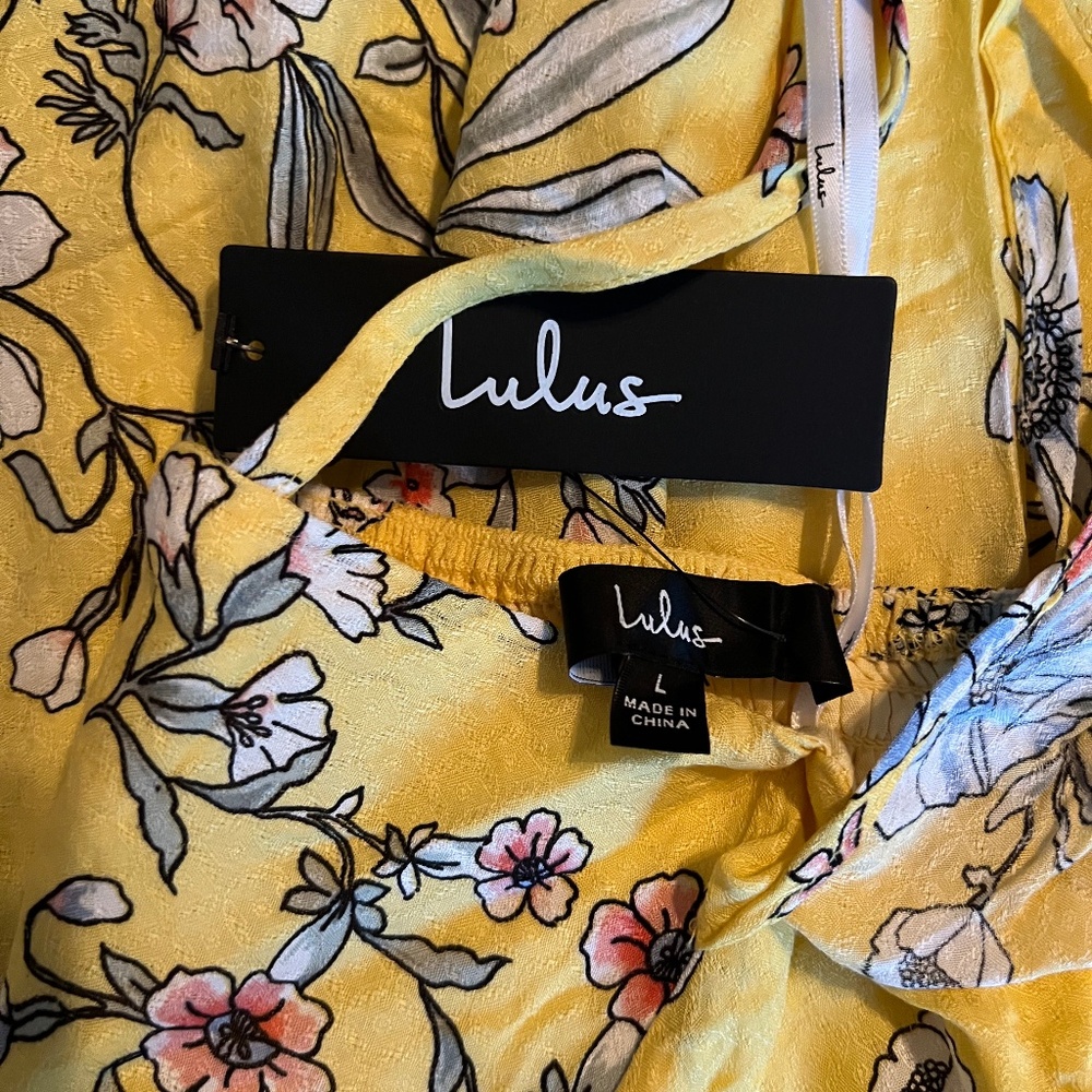 Lulus NWT shoulder tie neck maxi yellow dress Large